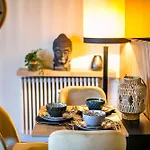 10floor Private Parking Ferienhaus