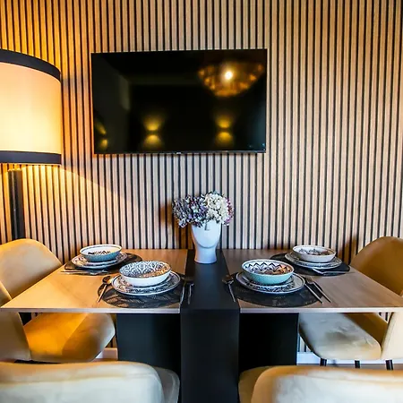 10floor Private Parking * Como