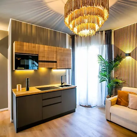 10floor Private Parking * Como