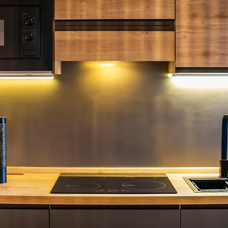 10floor Private Parking