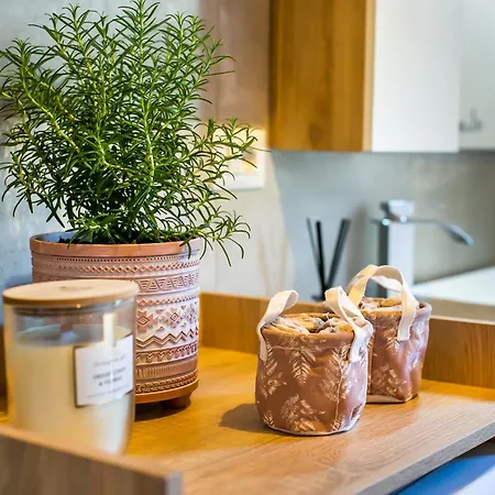 10floor Private Parking