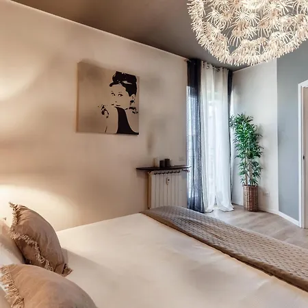 Holiday home 10 Floor By Quokka 360 - View & Parking Como