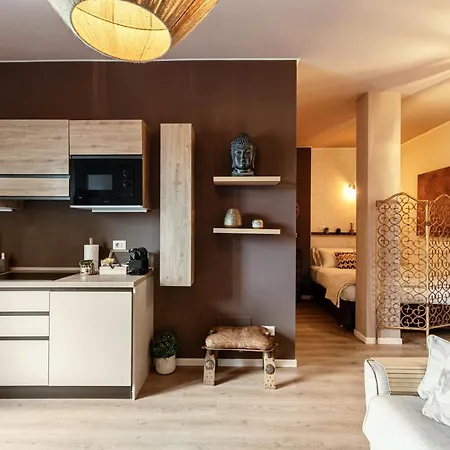 10 Floor By Quokka 360 - View & Parking Como
