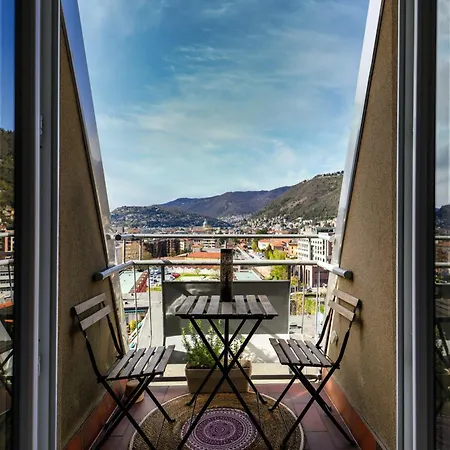 Holiday home 10 Floor By Quokka 360 - View & Parking Como