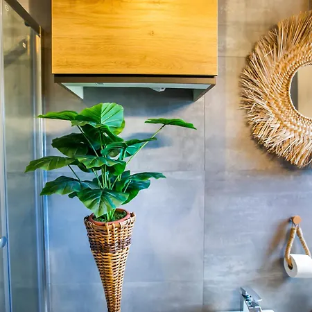 10floor Private Parking * Como